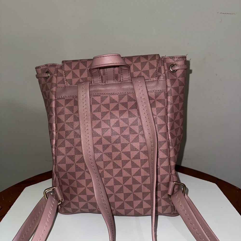 Geometric Pink Backpack - Picture 3 of 4